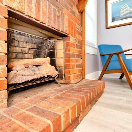 Cozy Bungalow With Patio & Grill, Private And Location Тампа Экстерьер фото
